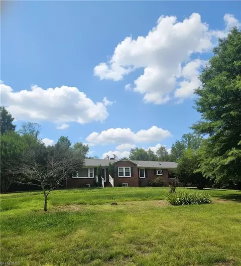 1129 Ziglar Rd, Winston Salem, NC 27105