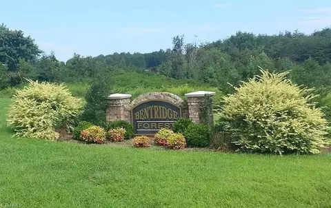 7510 Bentridge Forest Dr, Kernersville, NC 27284