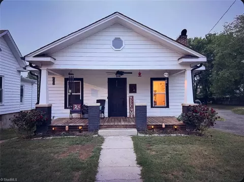 130 Elm St W, Mount Airy, NC 27030