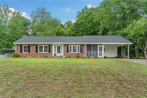 344 Sunset Rd, Clemmons, NC 27012