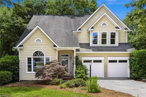 2032 Williamsburg Manor Ct, Winston Salem, NC 27103