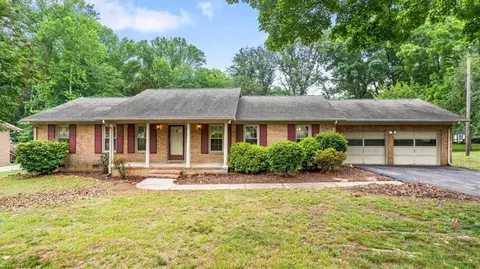 3911 Williams Dairy Rd, Greensboro, NC 27406
