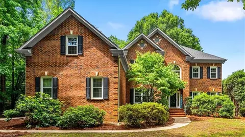 1789 Deer Run Ct, Oak Ridge, NC 27310