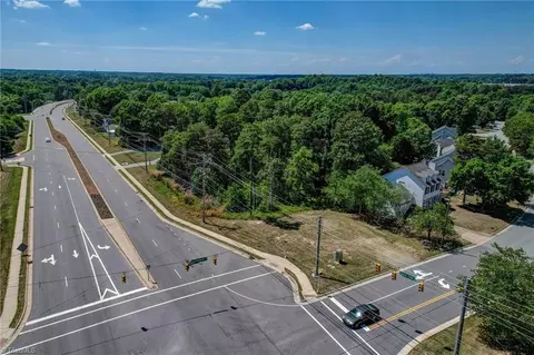 4201 Braddock Rd, High Point, NC 27265 photo 9