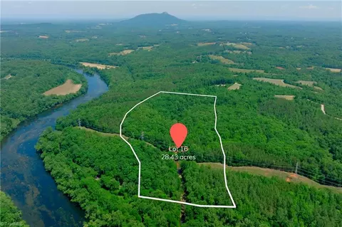 16 Roby Fulk Rd, Pinnacle, NC 27043