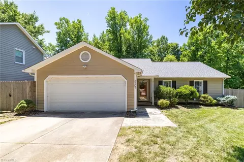 3307 Briarbend Dr, Greensboro, NC 27410