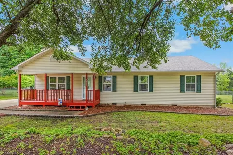 3805 Spring Branch Dr, Winston Salem, NC 27107