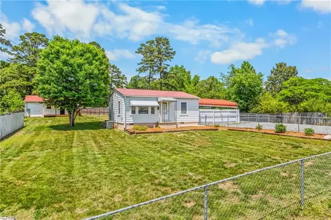 102 Grimes Park Dr, Thomasville, NC 27360