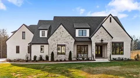 7539 Shadow Creek Dr, Summerfield, NC 27358