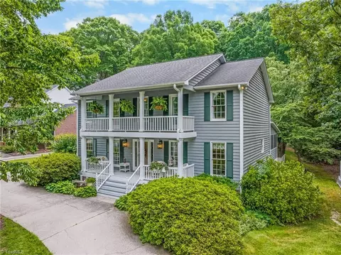 806 Mcnair Ct, High Point, NC 27265