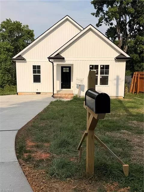 1313 Kearns Aly, High Point, NC 27260
