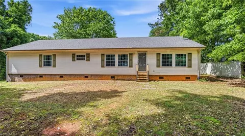 174 Morningside Rd, Randleman, NC 27317