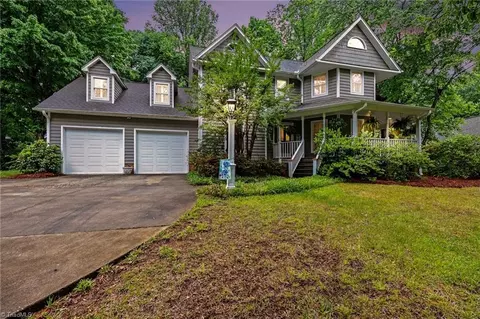 4015 Baytree Ct, High Point, NC 27265