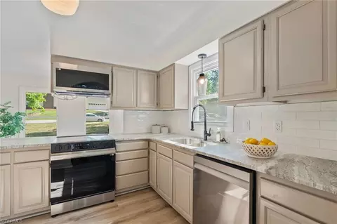Kitchen - 119 Brandon Ln, Trinity, NC 27370 photo 1 of 2