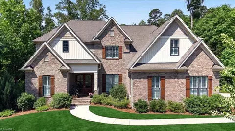 5585 Salem View Rd, Pfafftown, NC 27040