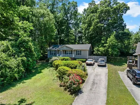 26 Tesh St, Thomasville, NC 27360