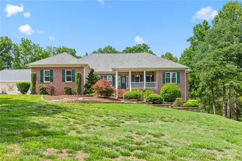 2648 Millbrook Dr, Haw River, NC 27258