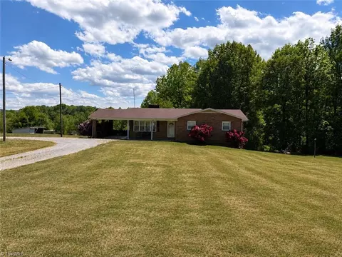 8186 Old 60, Roaring River, NC 28669