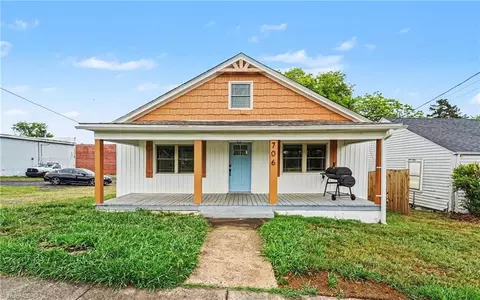 706 Hamilton St, Eden, NC 27288