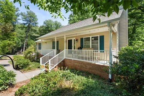 740 Lynn Dee Dr, Winston Salem, NC 27104