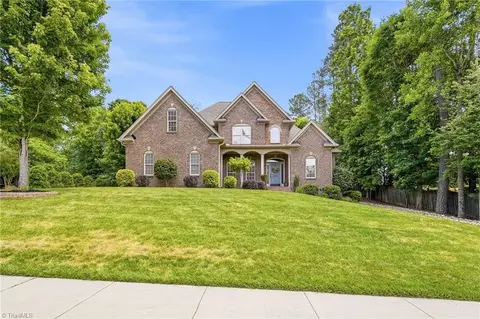 1227 Meadowlands Dr, Winston Salem, NC 27107