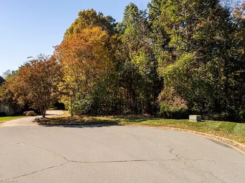 1904 Brant Pointe Ct, Whitsett, NC 27377