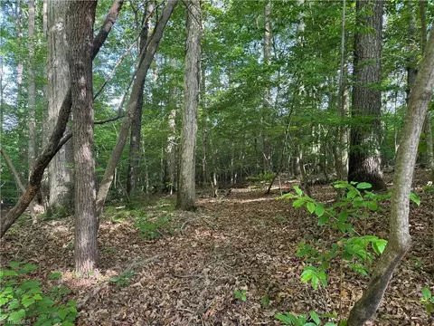 4 Dover Church Road, Seagrove, NC 27341