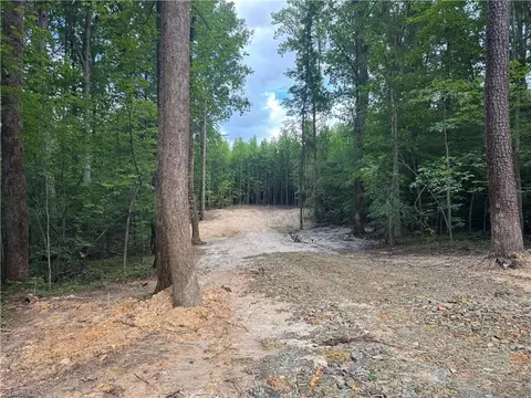 5 Dover Church Road, Seagrove, NC 27341