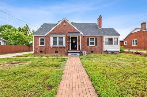 902 Wentworth St, Reidsville, NC 27320