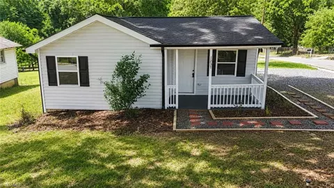 1237 Irving Ave, Eden, NC 27288