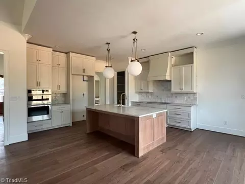 7610 Pemberley Dr, Oak Ridge, NC 27310 photo 3
