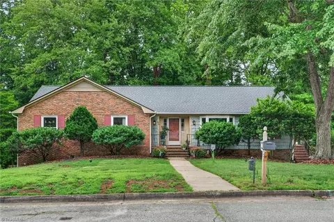 1712 Chesapeake Dr, Greensboro, NC 27410