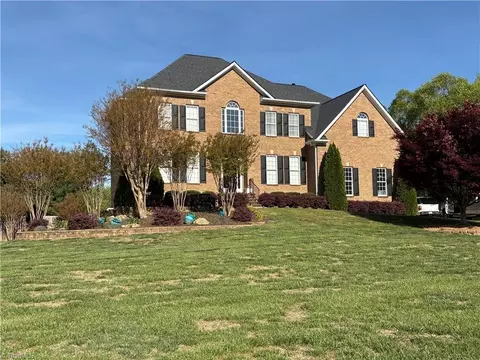 6005 Lomond Dr, Summerfield, NC 27358