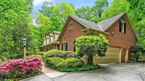 5511 Wallace Dr, Greensboro, NC 27407