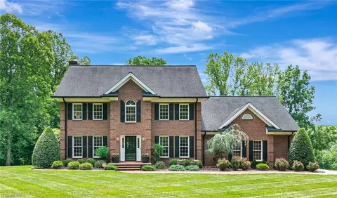 121 Acorn Ave, Wilkesboro, NC 28697