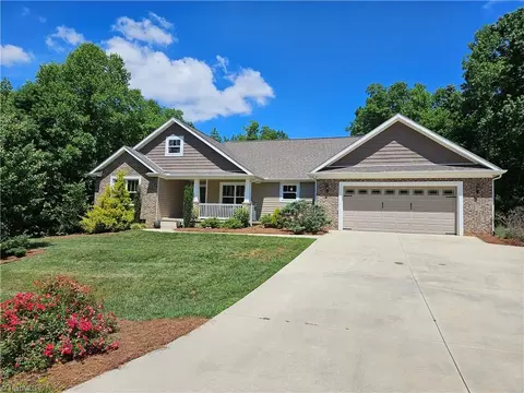 1045 Shenandoah Trl, Boonville, NC 27011