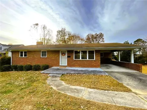 1142 Liberty Dr, Thomasville, NC 27360