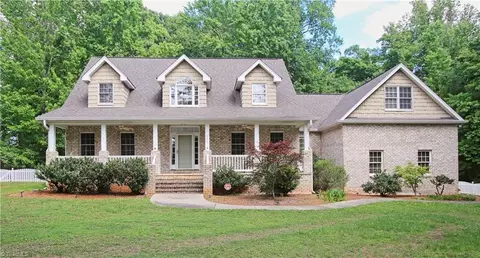 3201 Annry Dr, Summerfield, NC 27358