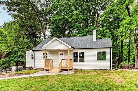 104 Oakhurst Dr, Asheboro, NC 27205