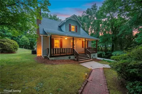 6175 La Crosse Ct, Clemmons, NC 27012