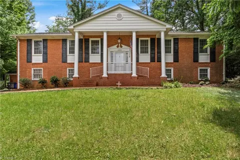 4220 Mashie Dr, Pfafftown, NC 27040