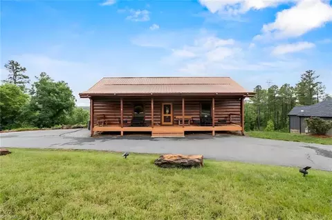 1732 Waters Edge Dr, Granite Falls, NC 28630