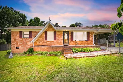 6997 Arden Rd, Thomasville, NC 27360
