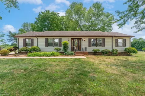 154 Meadowview Rd, Mocksville, NC 27028