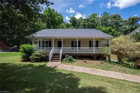 720 Wallridge Dr, Winston Salem, NC 27106