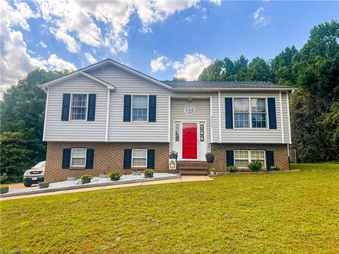 146 Bridgewater Rd S, Mount Airy, NC 27030