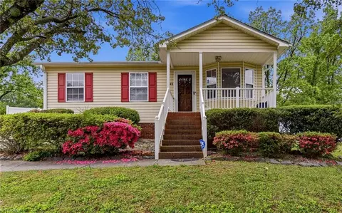 1640 Hill Ct, Winston Salem, NC 27107