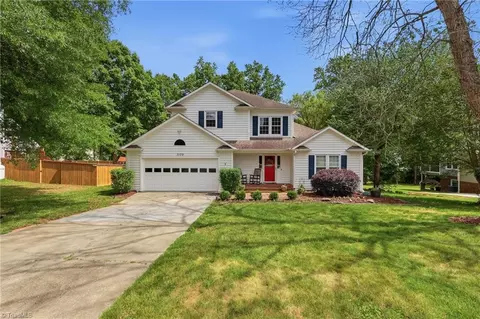 7179 Blackmoor Rd, Kernersville, NC 27284