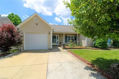 3803 Abbeywood Dr, Jamestown, NC 27282