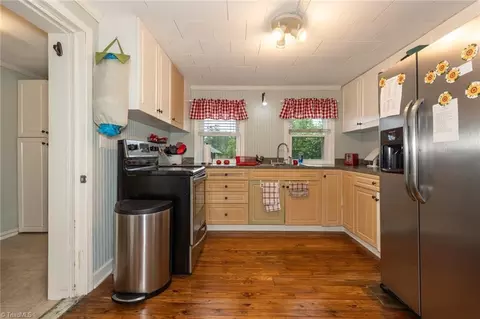 Kitchen - 1335 Shingle Gap Rd, Purlear, NC 28665 photo 6 of 6